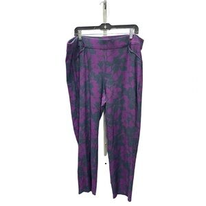 Traveler's by Chico's Navy Blue Purple Floral pattern Elastic waist pockets on f